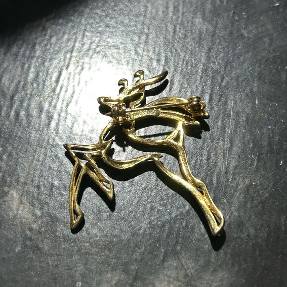 Vintage 1-7/8" Gold Tone Reindeer Christmas Holiday Gift Brooch Pin - Picture 3 of 4